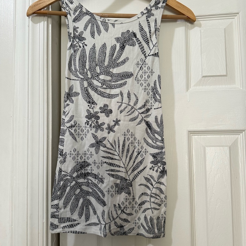 Floral Tank Top - Picture 3 of 5